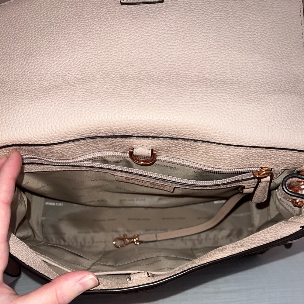 Michael Kors Medium logo cross body/satchel - Picture 3 of 6